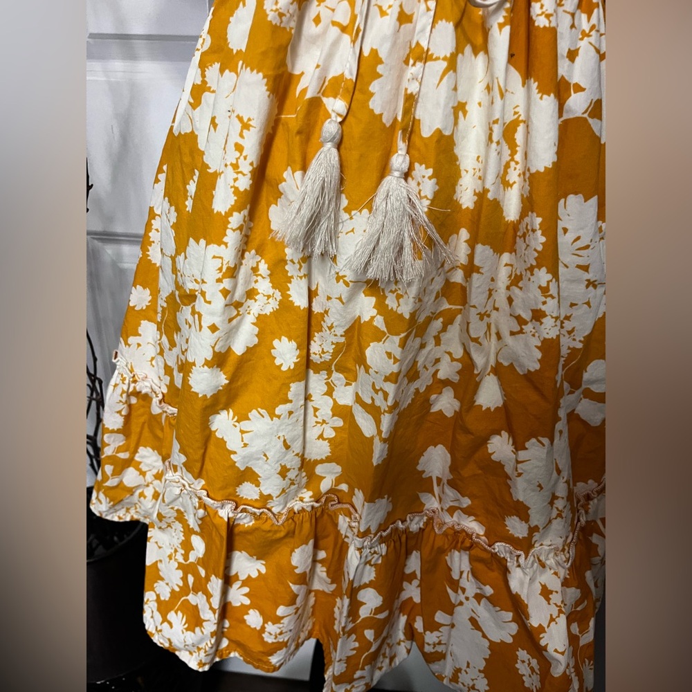 Gently used, mini dress, worn once, flirty, summer dress, fall dress - Picture 3 of 7